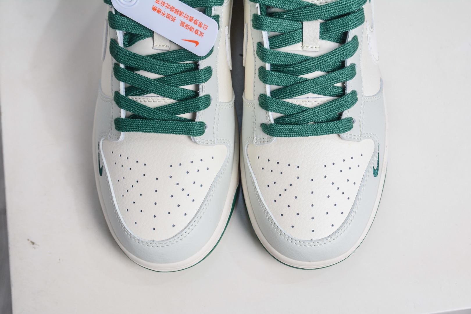 270 Nike SB Dunk Low x NIKE 耐克联名-灰白绿 JP1628-063