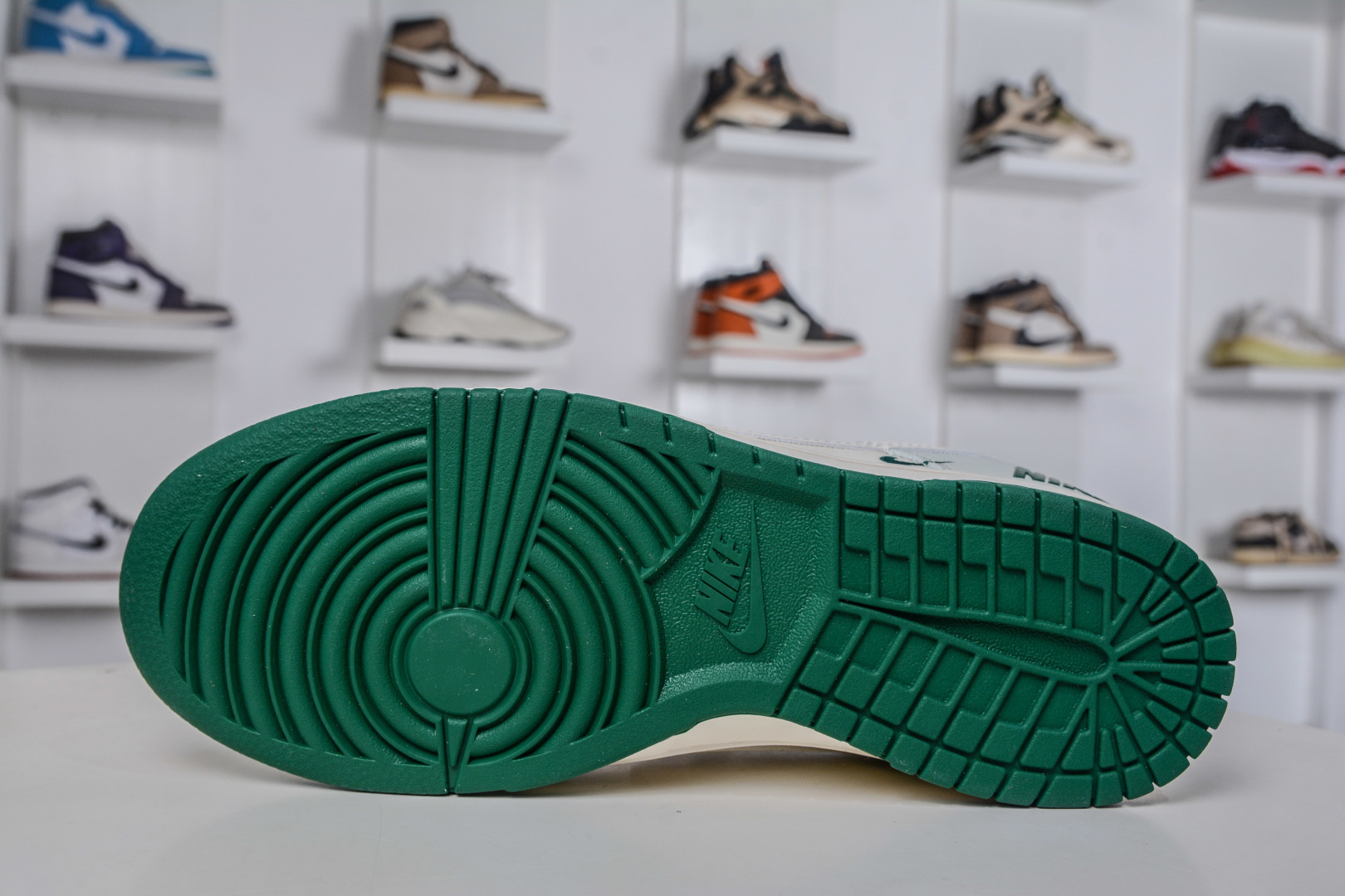 270 Nike SB Dunk Low x NIKE 耐克联名-灰白绿 JP1628-063