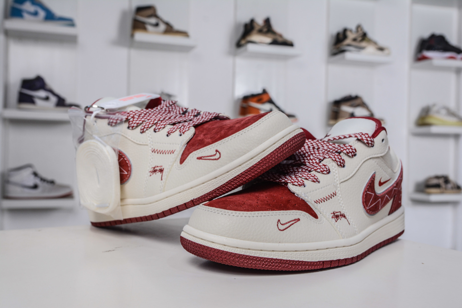 270 Air Jordan 1 Retro Low x Stussy 斯图西联名-白红双小勾 LR8888-016