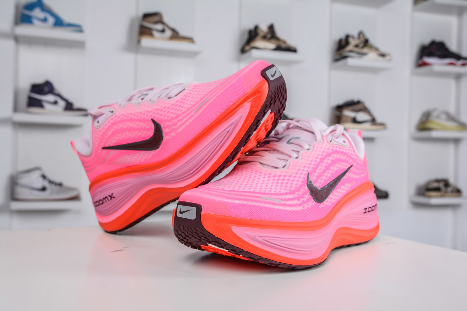 180 Nike Air Zoom Vomero PLUS HV8154-604