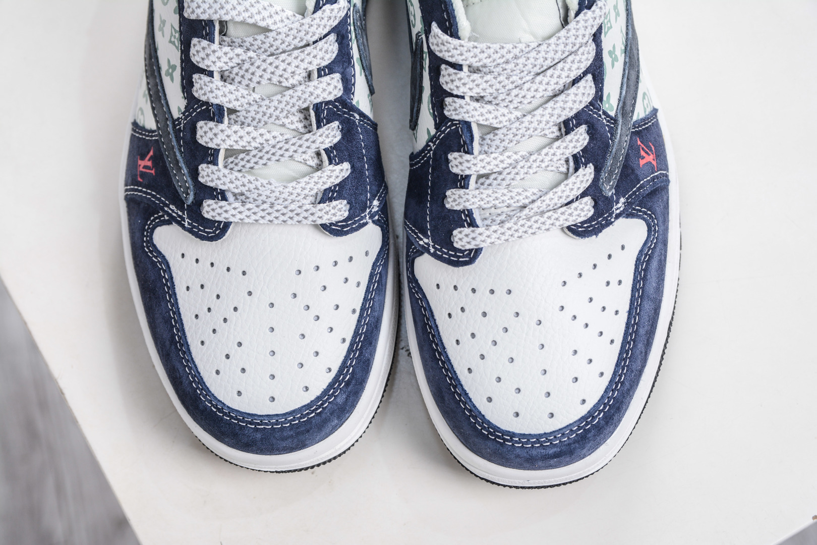 270 TS x Air Jordan x Louis VuittAJ1 Low 倒钩低帮LV联名-白灰蓝印花猪八 DZ5899-034