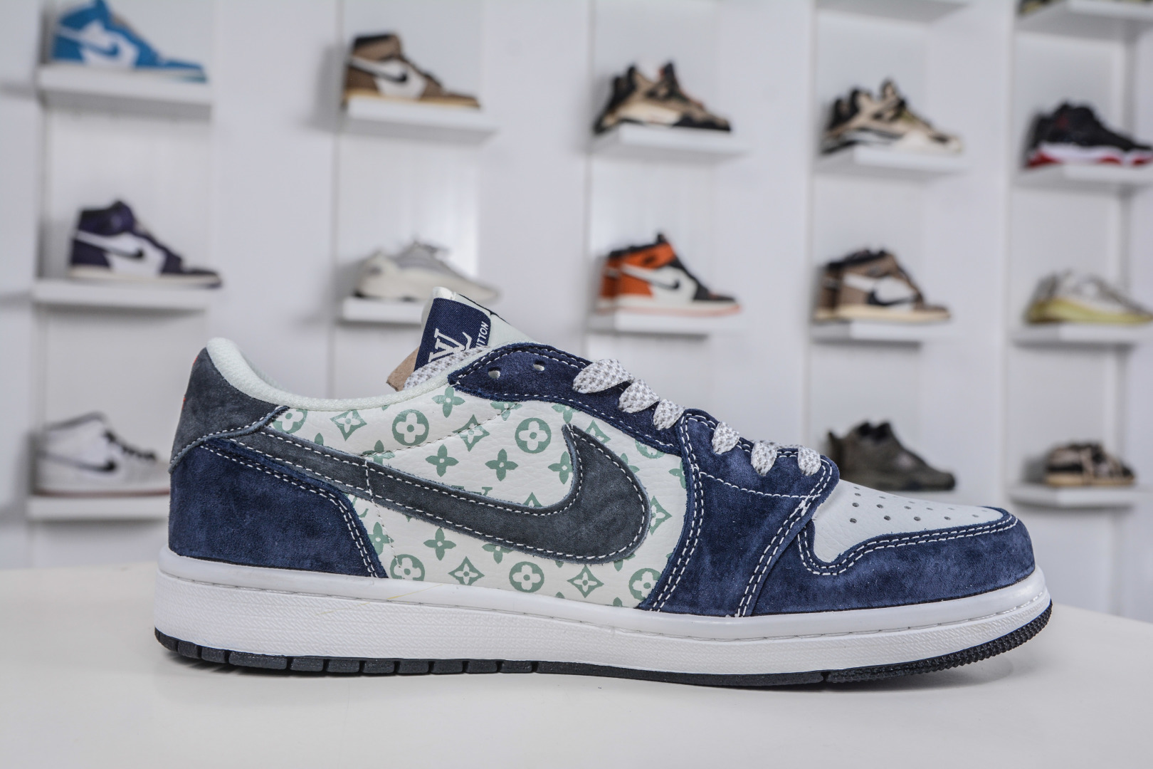 270 TS x Air Jordan x Louis VuittAJ1 Low 倒钩低帮LV联名-白灰蓝印花猪八 DZ5899-034