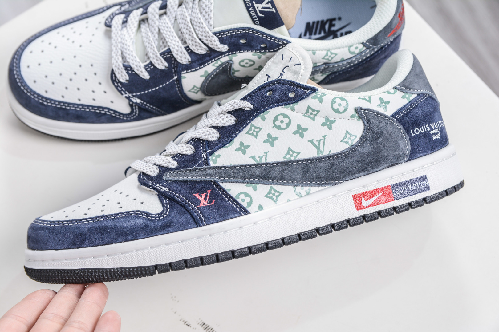 270 TS x Air Jordan x Louis VuittAJ1 Low 倒钩低帮LV联名-白灰蓝印花猪八 DZ5899-034