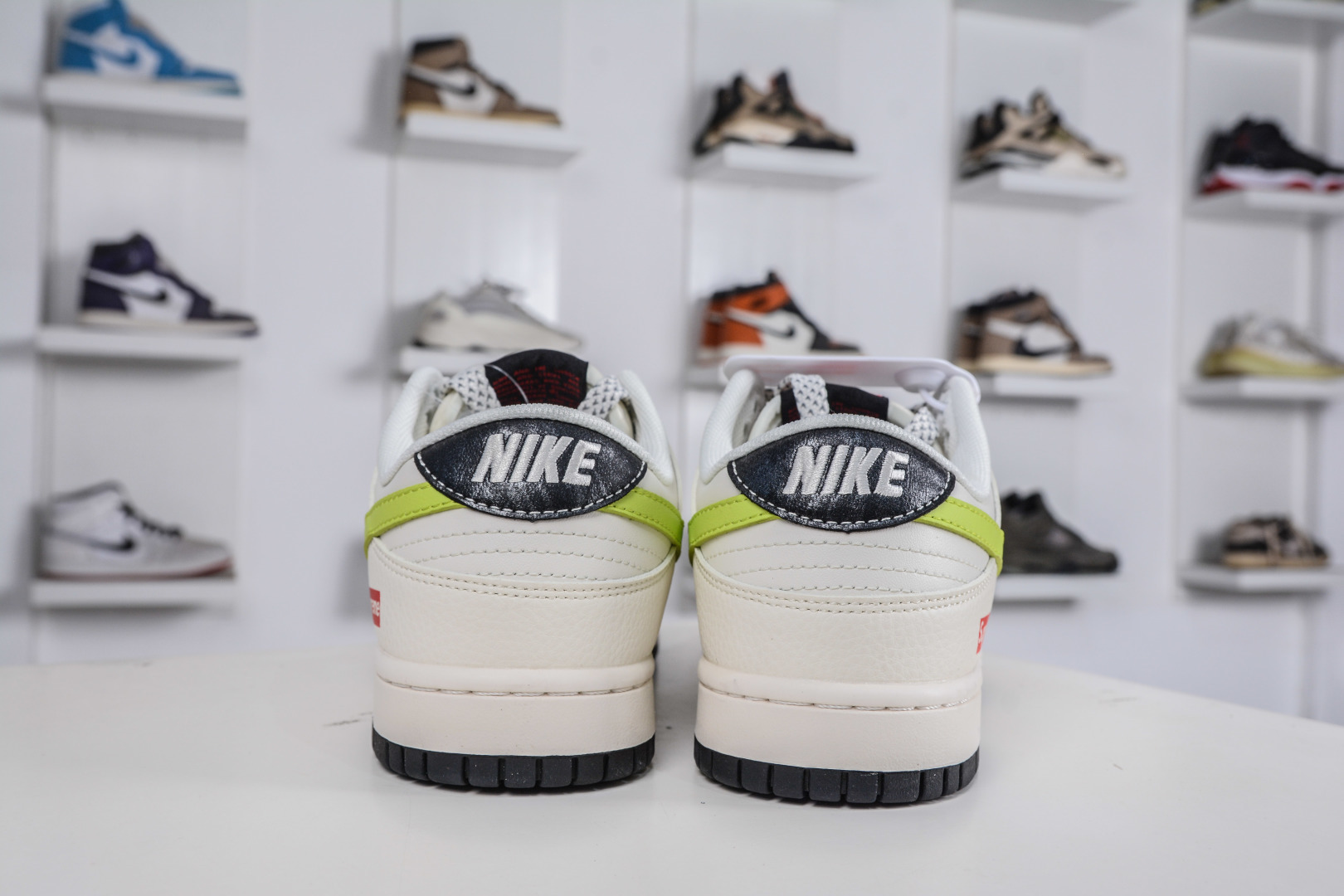 270 Nike SB Dunk Low x Superme SUP联名-米黑荧光绿勾 XS6089-625