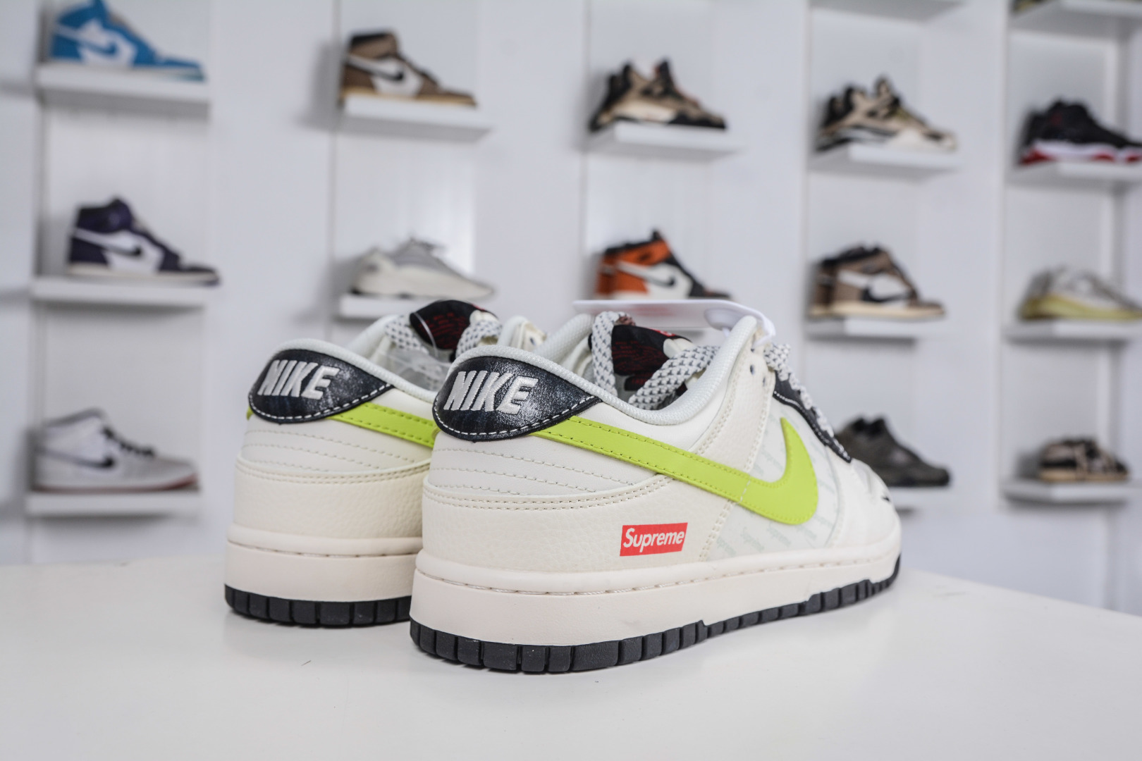 270 Nike SB Dunk Low x Superme SUP联名-米黑荧光绿勾 XS6089-625