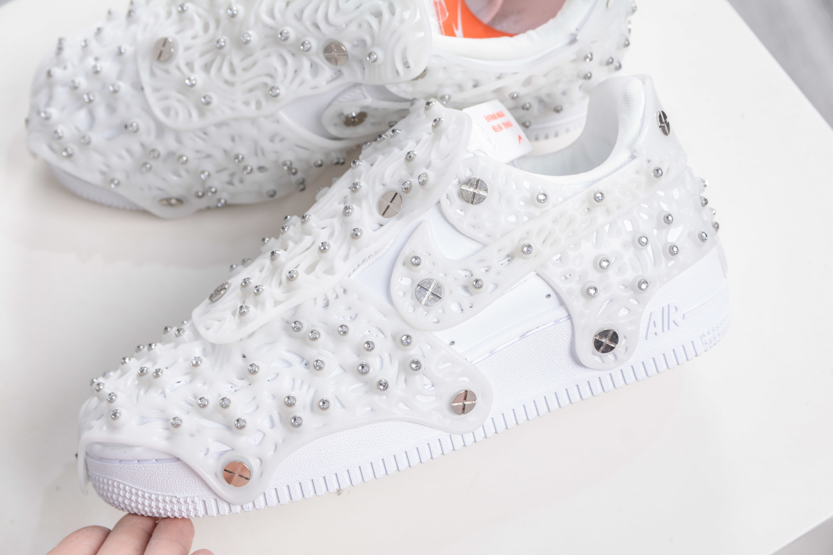 500 Swarovski/施华洛世奇 x Nike Air Force 1 LXX 纯原版本 钻面满天星板鞋 CV7668-100