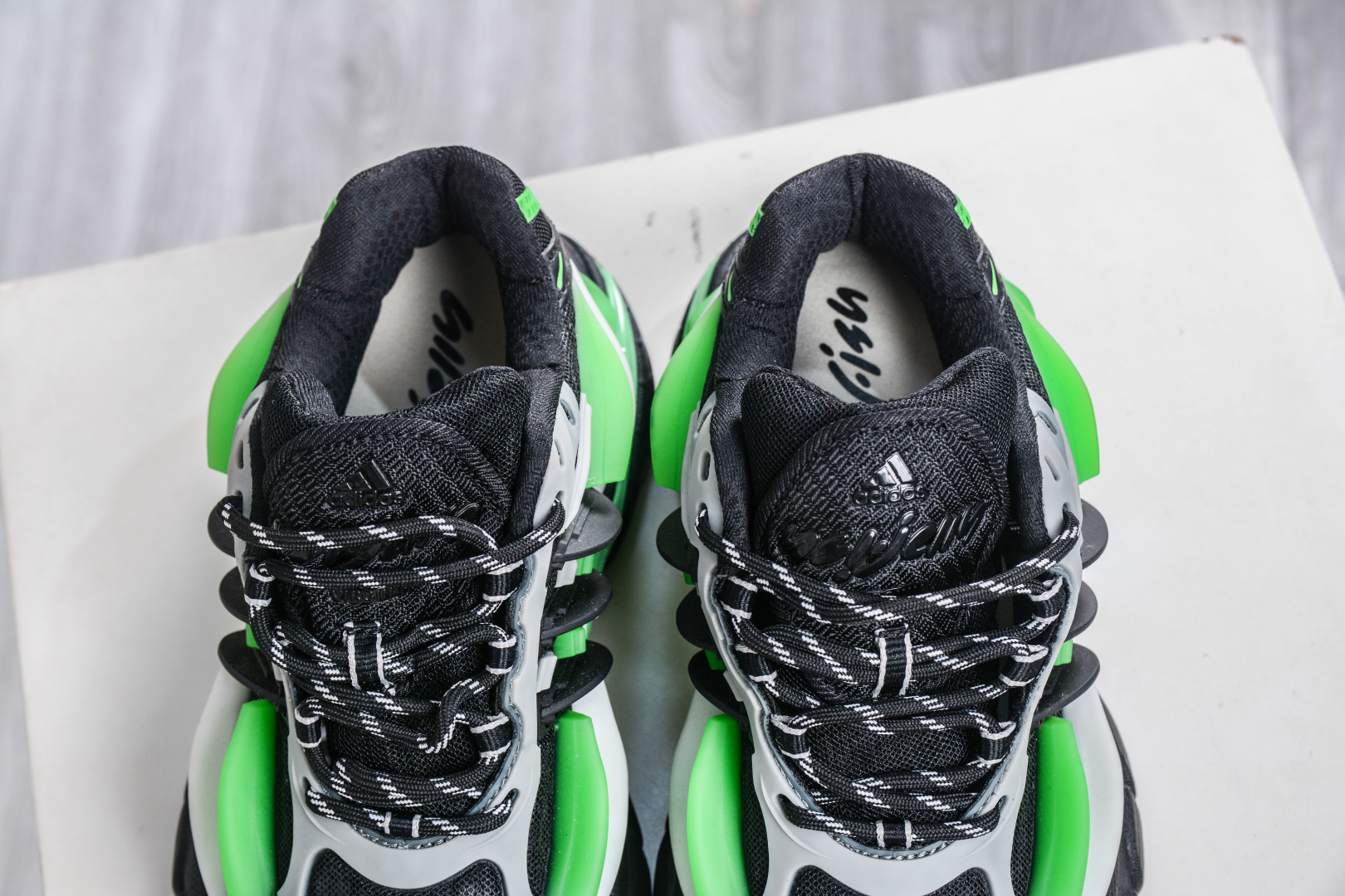 220 Pharrell x AD Adistar Jellyfish 联名款低帮复古风老爹鞋 JP9266