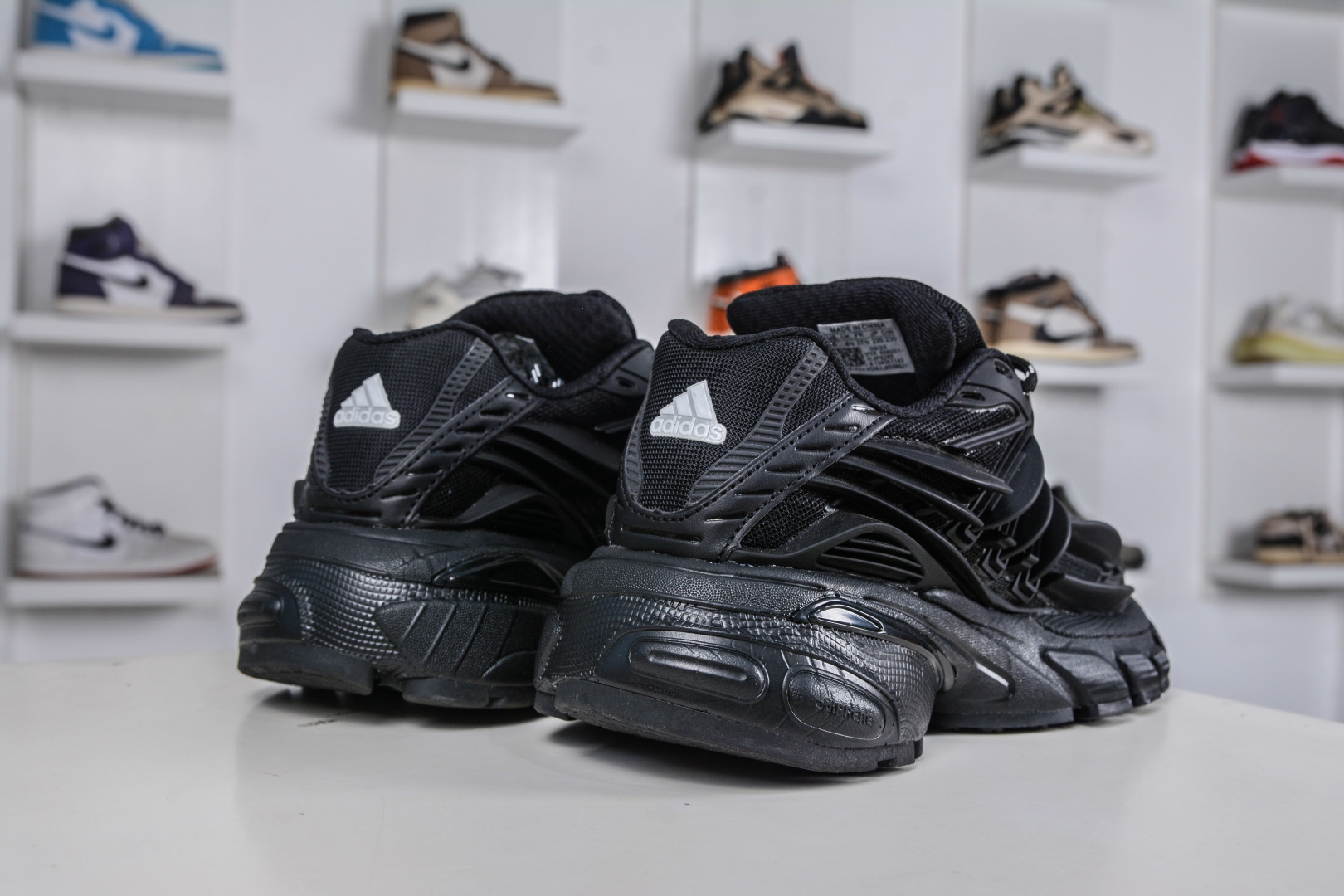 220 Pharrell x AD Adistar Jellyfish 联名款低帮复古风老爹鞋 JP9265