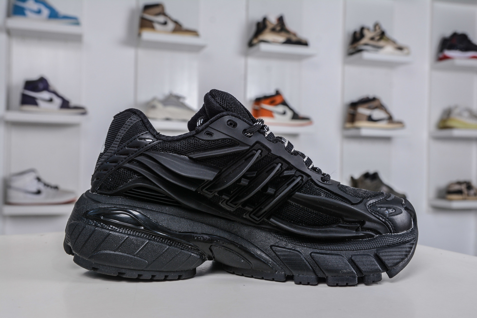 220 Pharrell x AD Adistar Jellyfish 联名款低帮复古风老爹鞋 JP9265