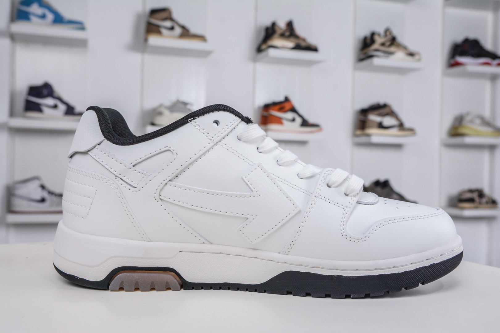 350 Off-White Out of Office 低帮时尚板鞋