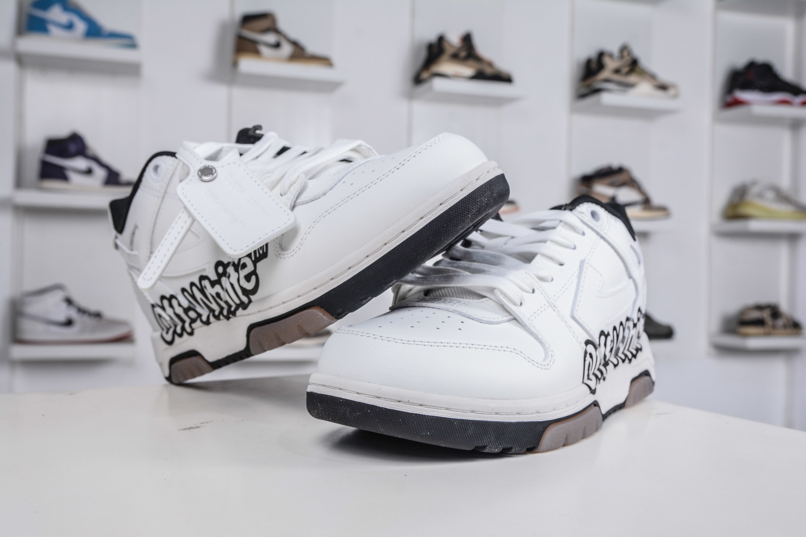 350 Off-White Out of Office 低帮时尚板鞋