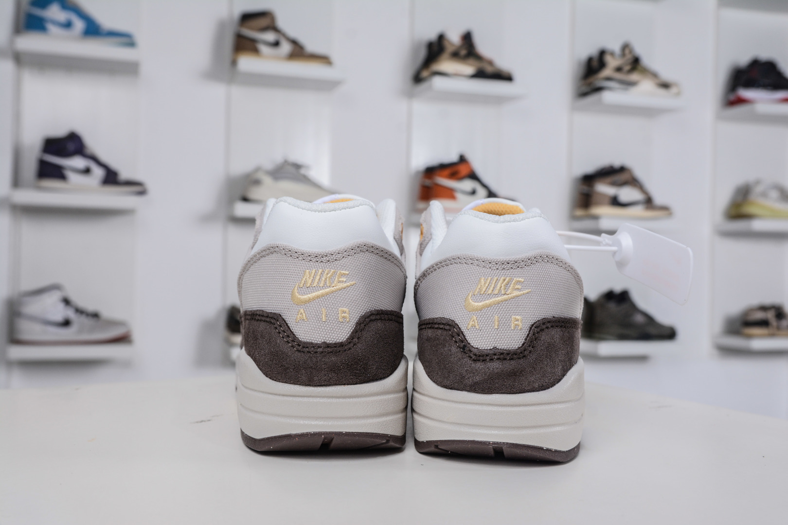 230 NK Air Max 1 初代复古气垫慢跑鞋 IB6390-001