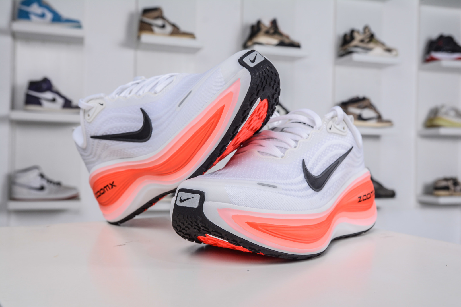 180 X版 Nike Air Zoom Vomero PLUS 全新科技提前原鞋开发 运动跑鞋 IH3251-100