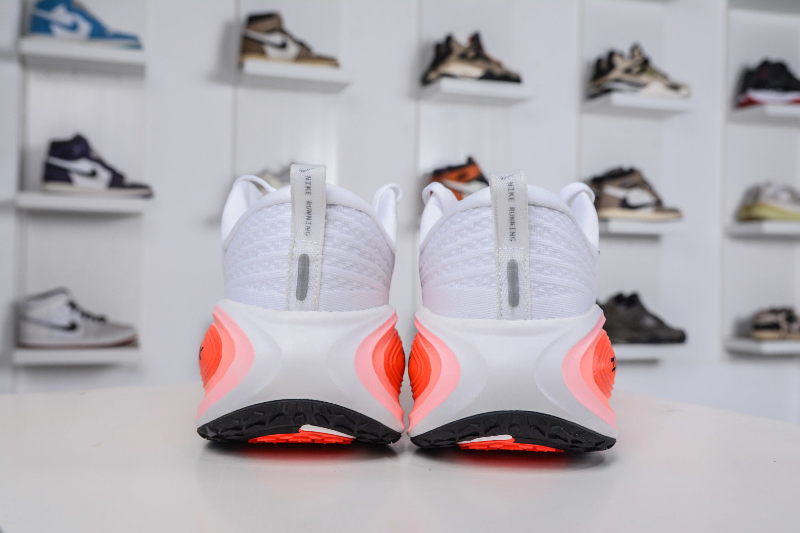 180 X版 Nike Air Zoom Vomero PLUS 全新科技提前原鞋开发 运动跑鞋 IH3251-100