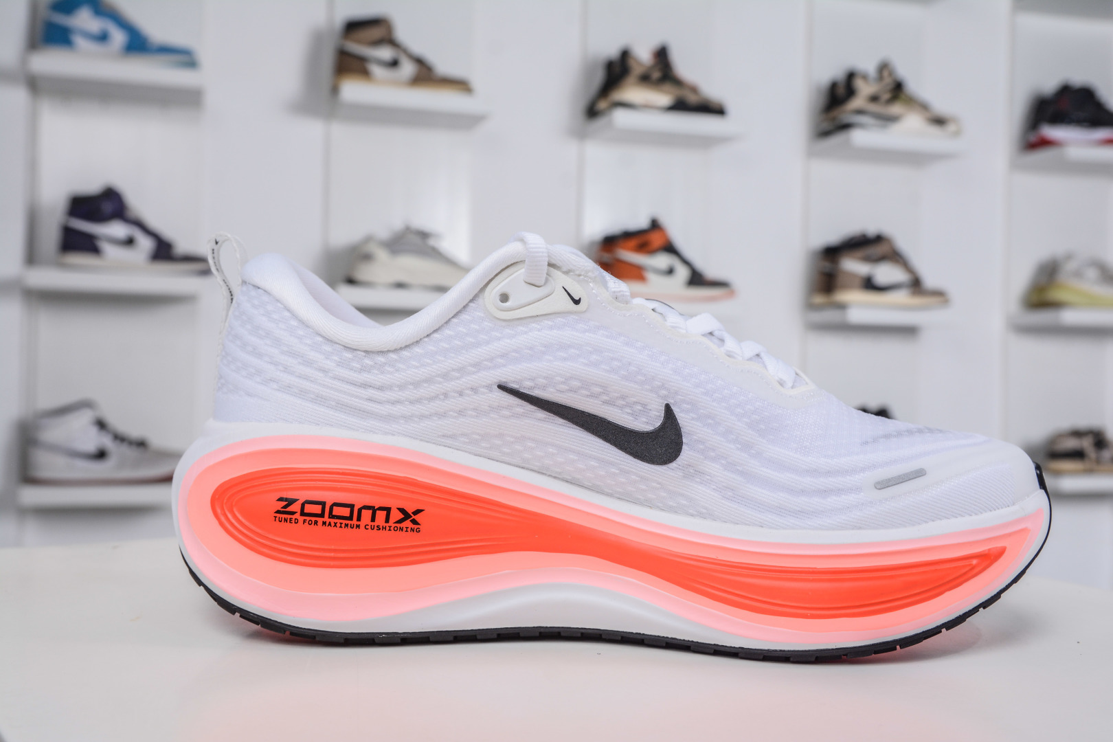 180 X版 Nike Air Zoom Vomero PLUS 全新科技提前原鞋开发 运动跑鞋 IH3251-100