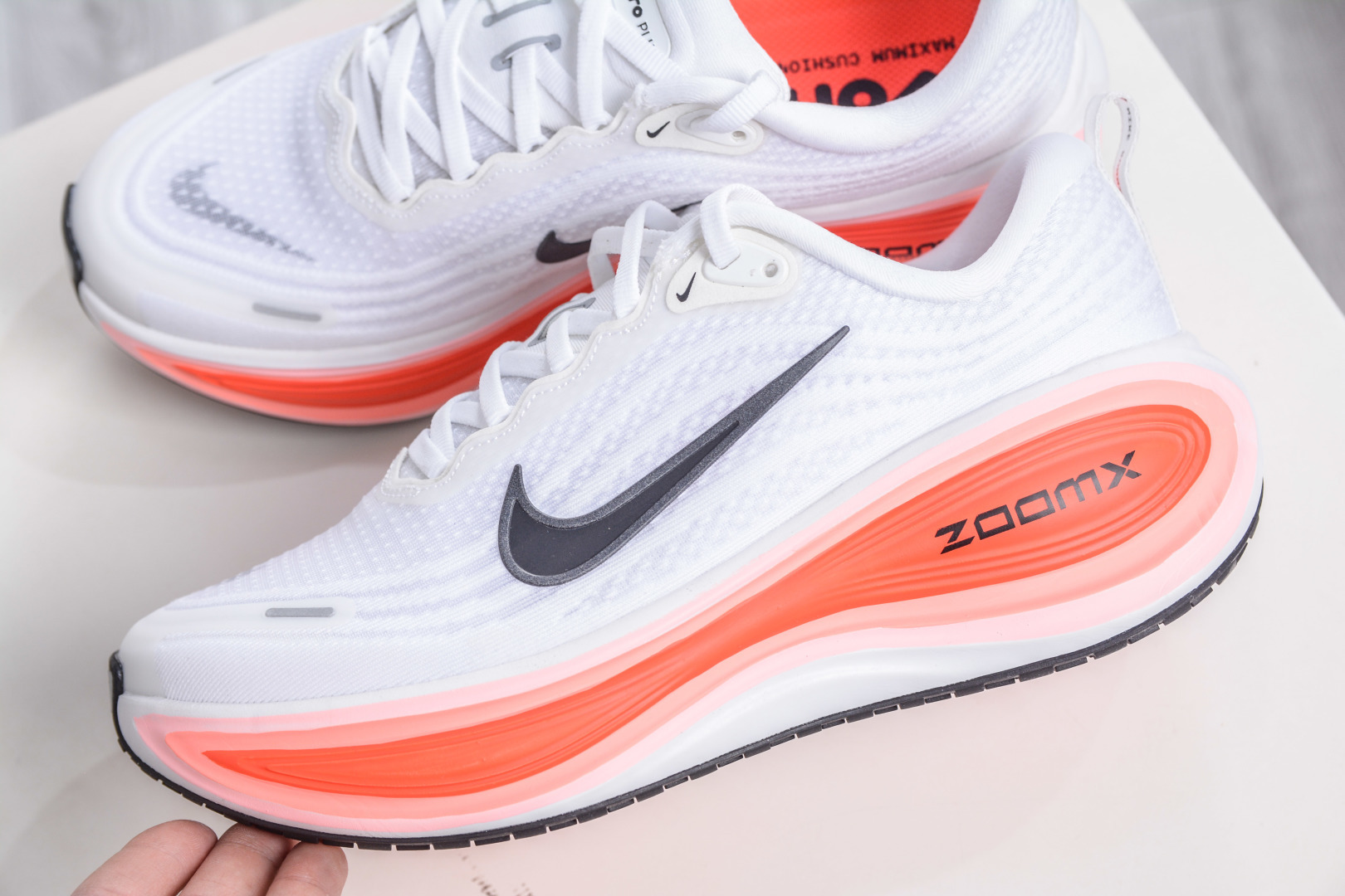 180 X版 Nike Air Zoom Vomero PLUS 全新科技提前原鞋开发 运动跑鞋 IH3251-100