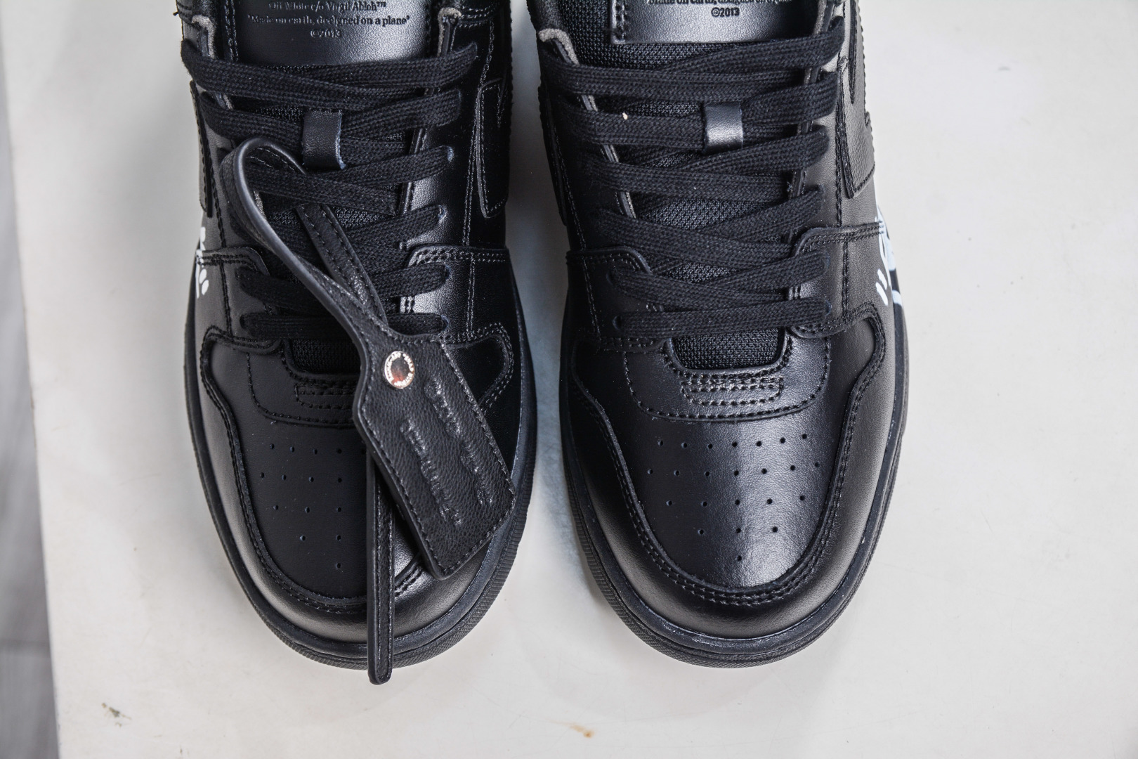 260 X版 Off-White Out of Office 低帮时尚板鞋 全黑字母