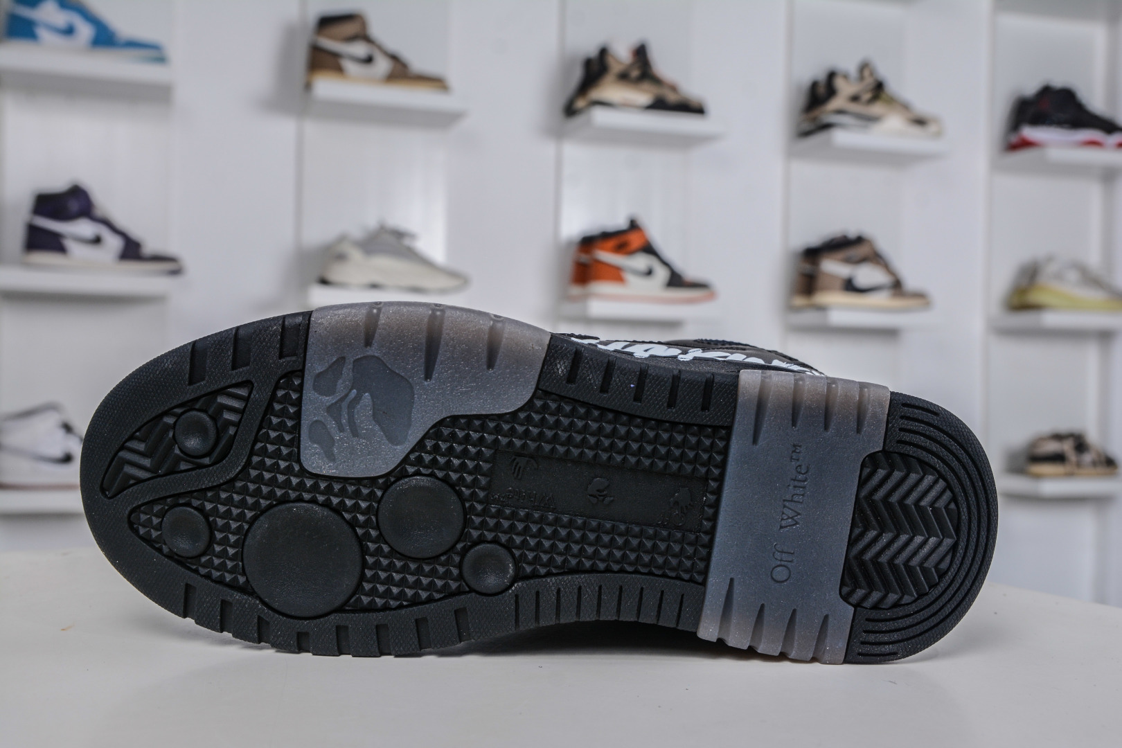 260 X版 Off-White Out of Office 低帮时尚板鞋 全黑字母