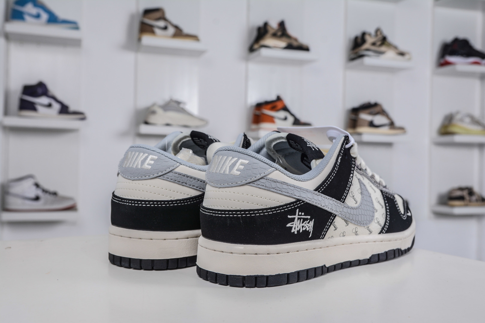 270 Nike SB Dunk Low X Stussy 斯图西联名-米黑灰 XS6089-635