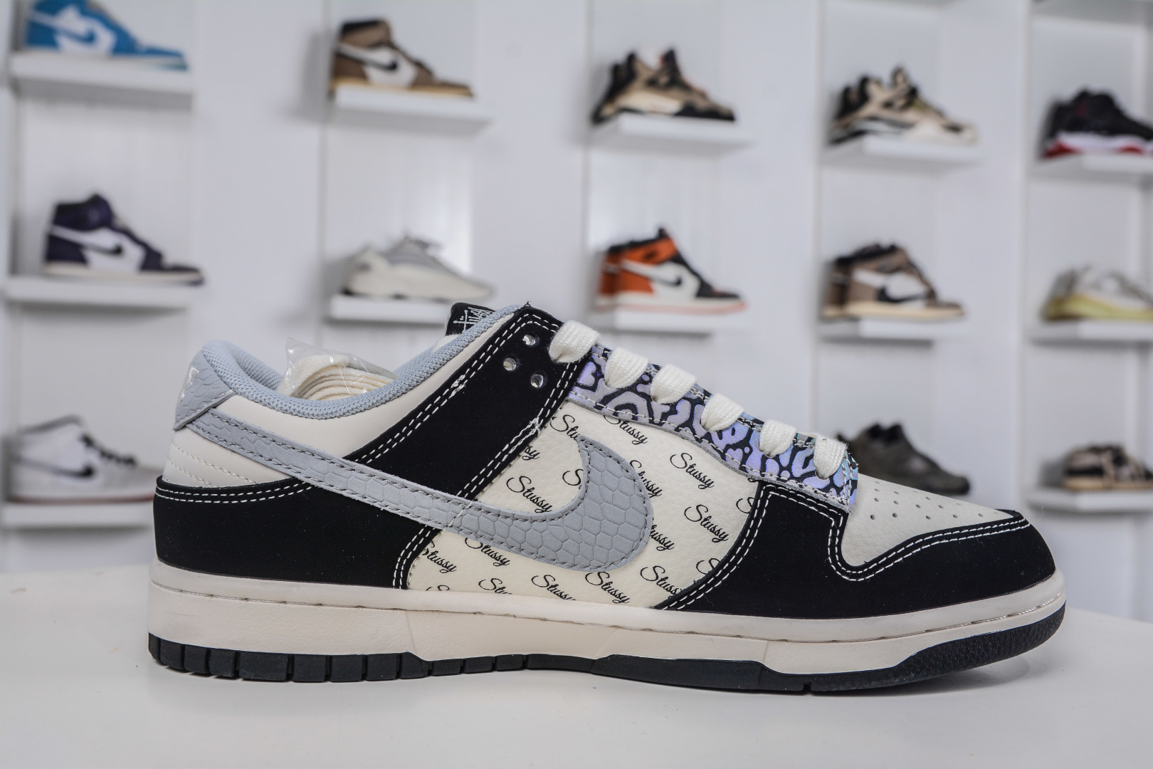 270 Nike SB Dunk Low X Stussy 斯图西联名-米黑灰 XS6089-635