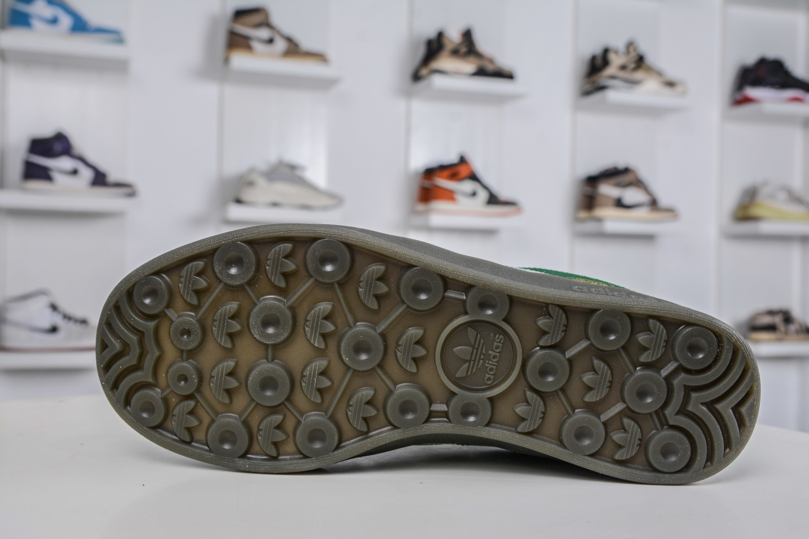 160 Bad Bunny x AD Originals Gazelle Indoor 联名款三叶草复古休闲运动板鞋 JS5049