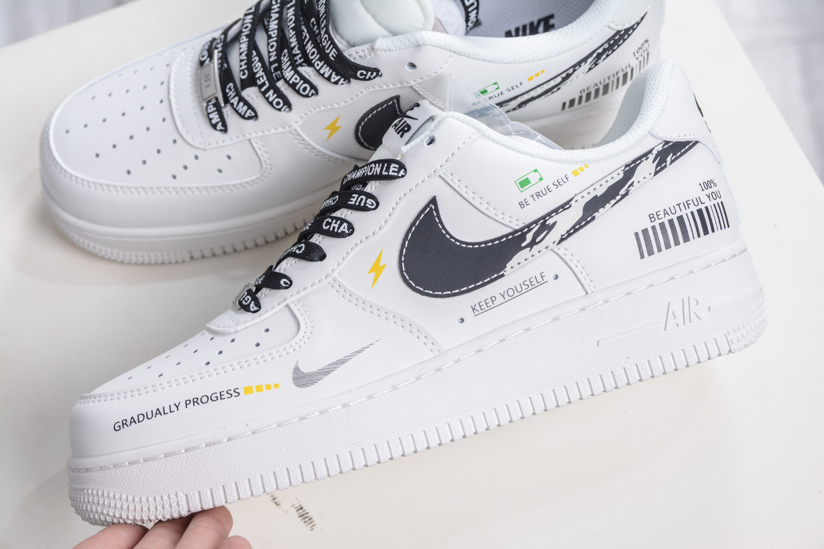 260 NIke Air Force 1 '07 Low 白黑条形码 JP8028-072