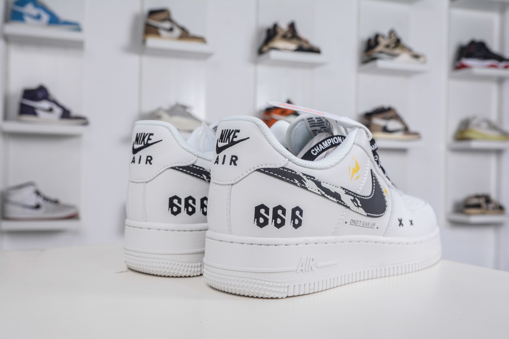 260 NIke Air Force 1 '07 Low 白黑条形码 JP8028-072