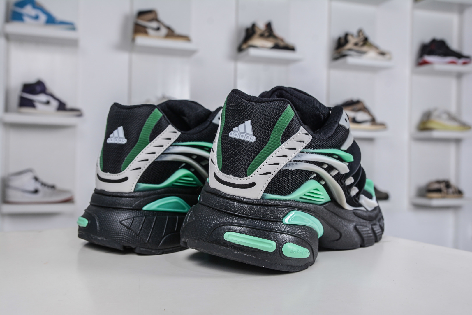 270 Pharrell x adidAdistar Jellyfish 低帮复古风老爹鞋 JP9276