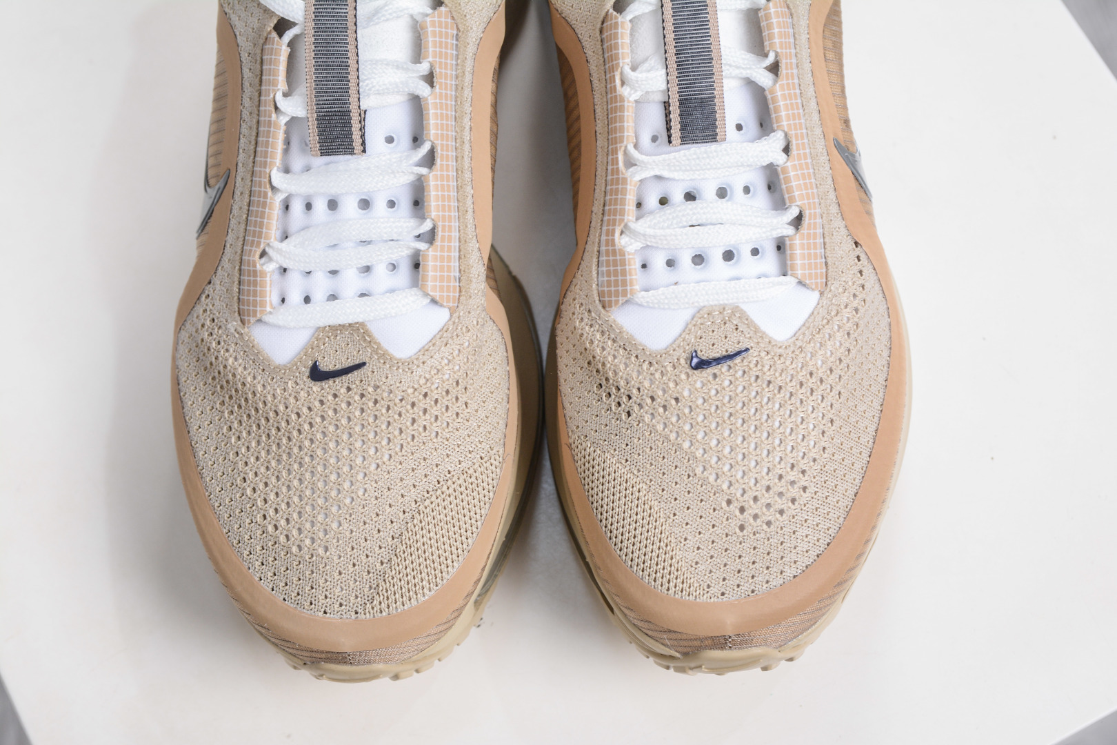 240 Nike Air Zoom Pegasus Premium 耐克网面全掌气垫缓震跑鞋 IH4369-200