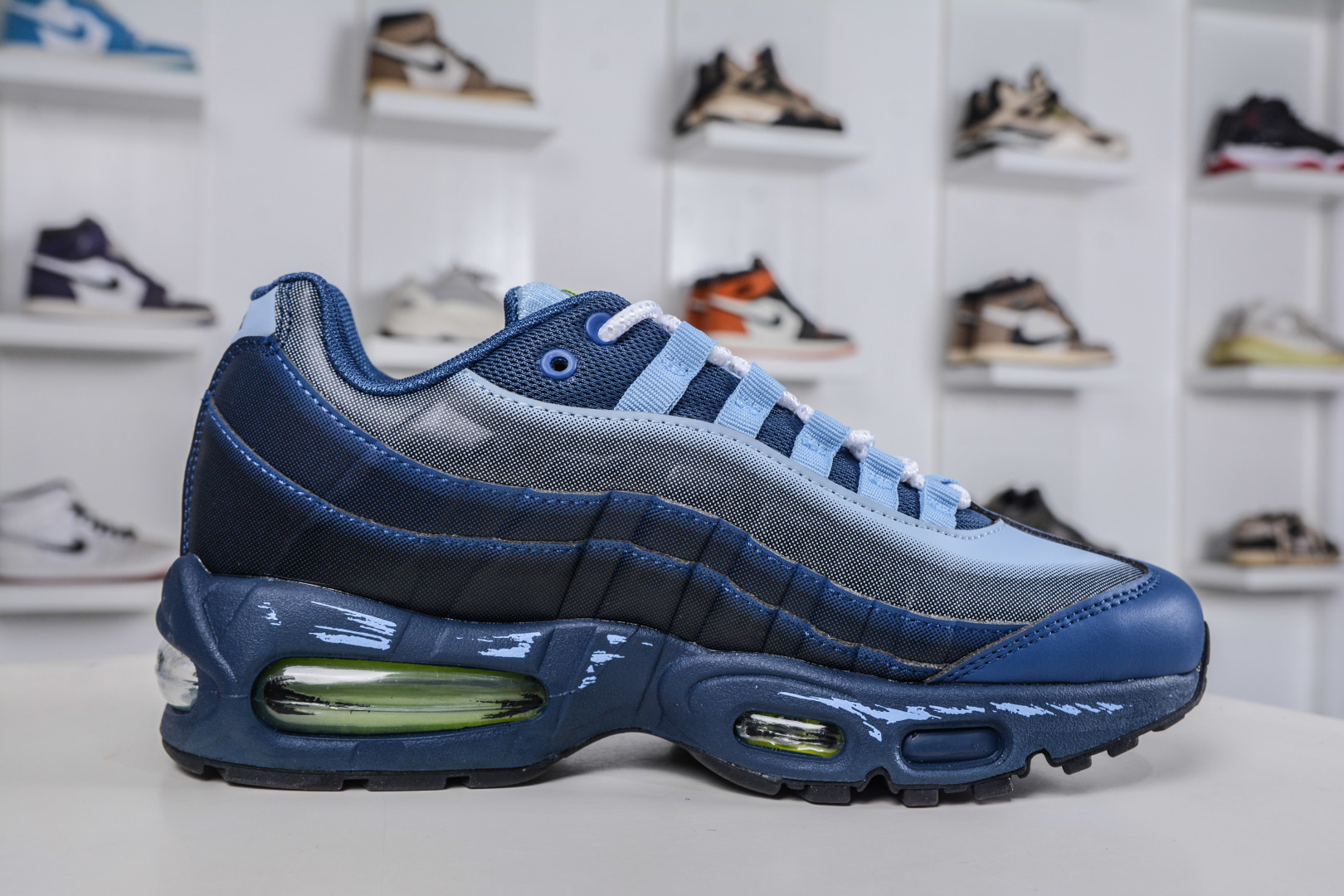 380 Yu-Gi-Oh x NK Air Muscle 95 游戏王联名联名款低帮休闲运动鞋 II7404-400