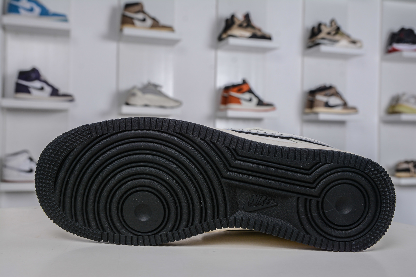 260 Nike Air Force 1 Low 07 米白黑 JP8028-060