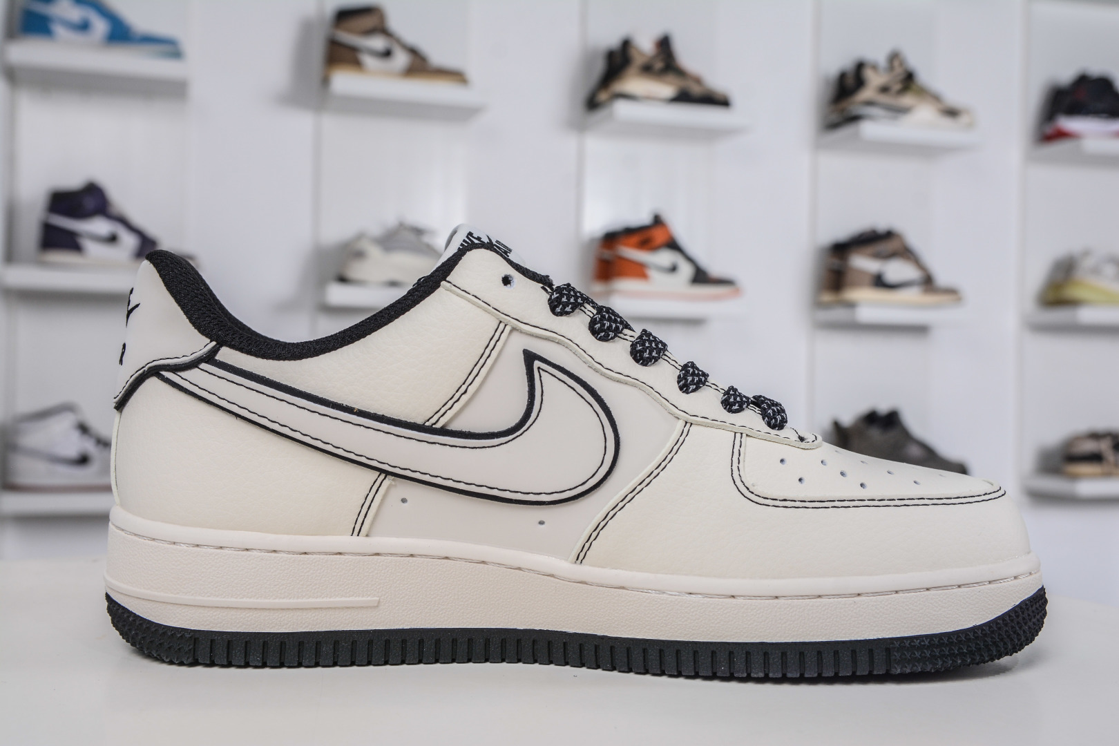 260 Nike Air Force 1 Low 07 米白黑 JP8028-060