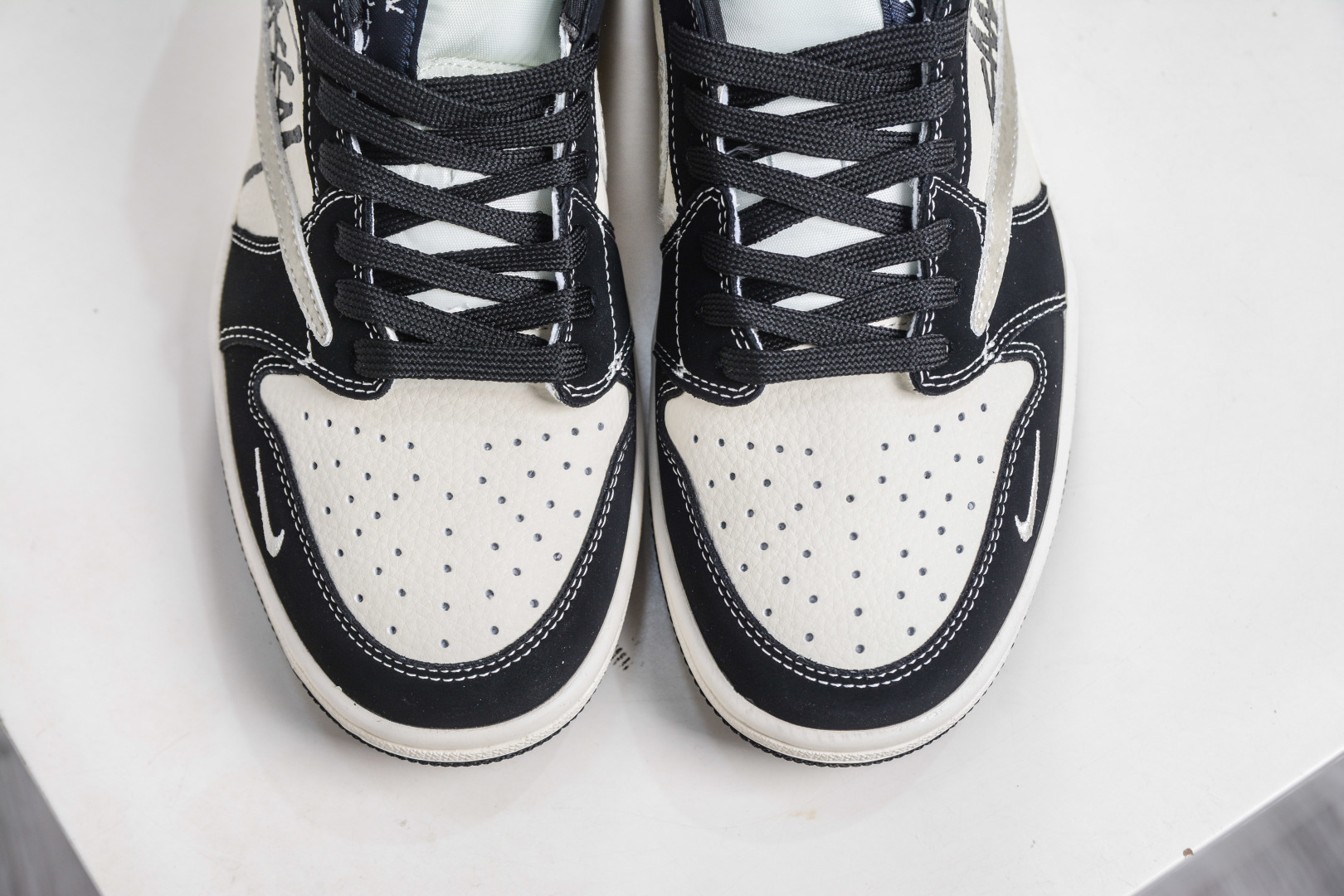 270 TS x Air Jordan x Stussy AJ1 Low 倒钩低帮联名斯图西-米黑 DD7866-102