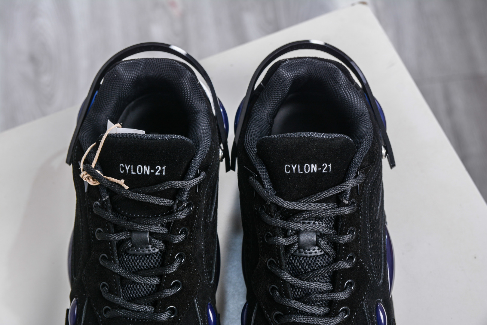 260 RAF SIMONS Cylon-21 ”水泡” 先锋潮流 复古低帮休闲鞋 圆头系带 HR740003L 0003