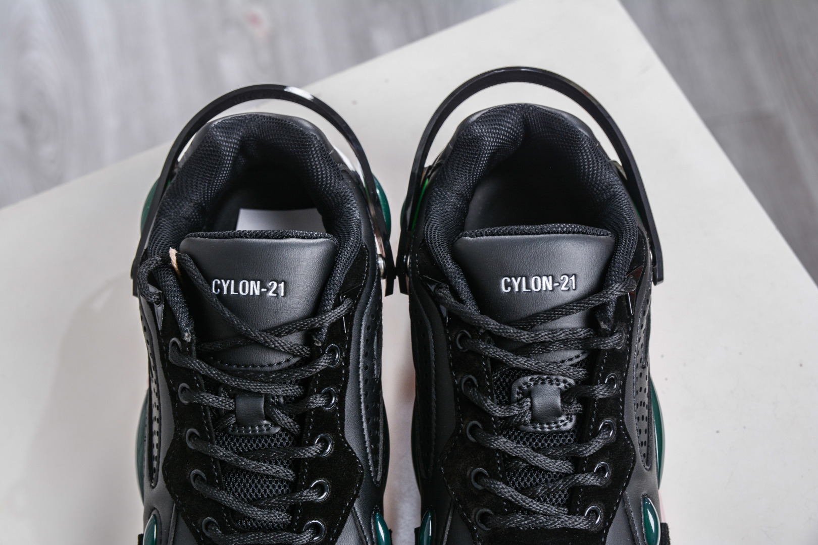 260 RAF SIMONS Cylon-21 ”水泡” 先锋潮流 复古低帮休闲鞋 圆头系带 低帮休闲鞋 HR740003L 0131