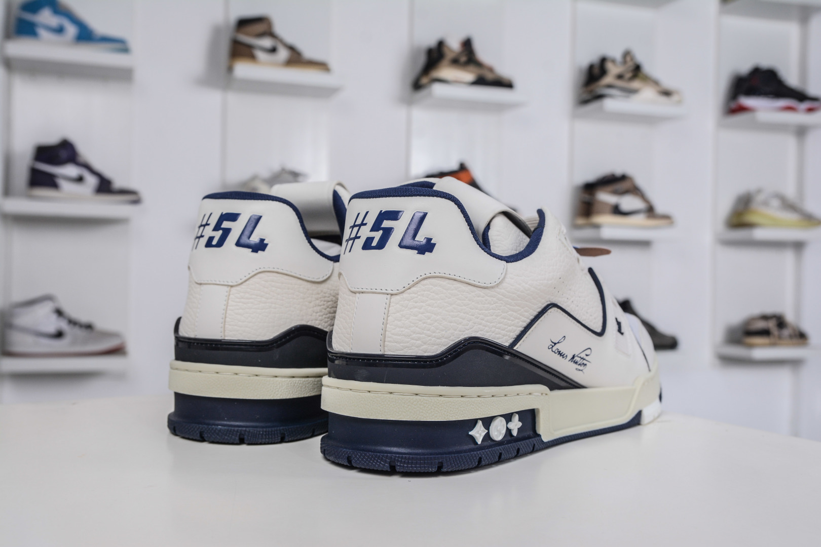 450 M版纯原 Louis VuittLV Trainer系列运动休闲板鞋 蓝水泥