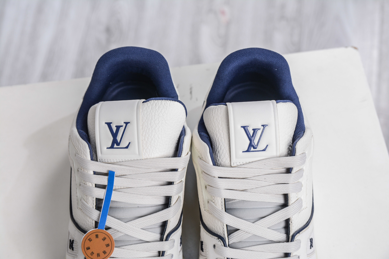 450 M版纯原 Louis VuittLV Trainer系列运动休闲板鞋 蓝水泥