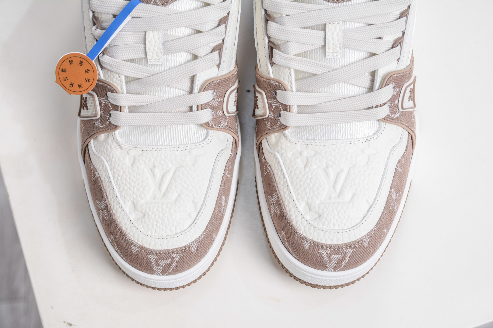 450 M版纯原 Louis VuittLV Trainer系列运动休闲板鞋 棕牛仔