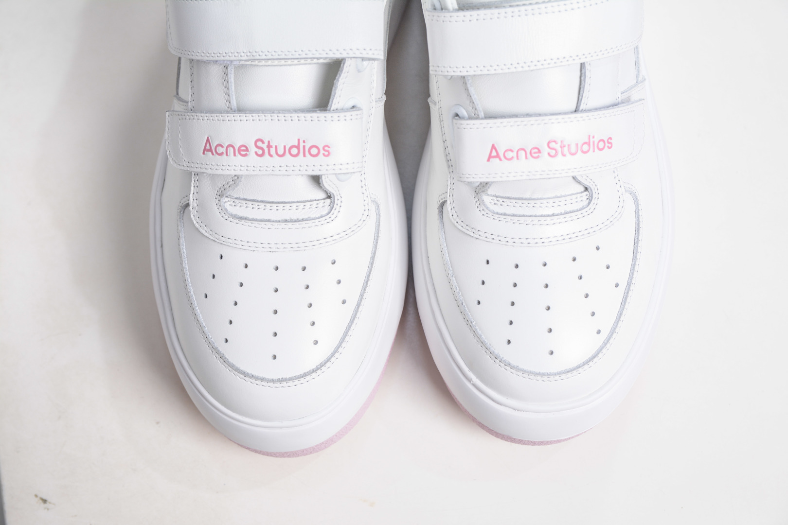 380 M版纯原 Acne Studios 2023 艾克妮魔术贴 低帮休闲小白鞋厚底款
