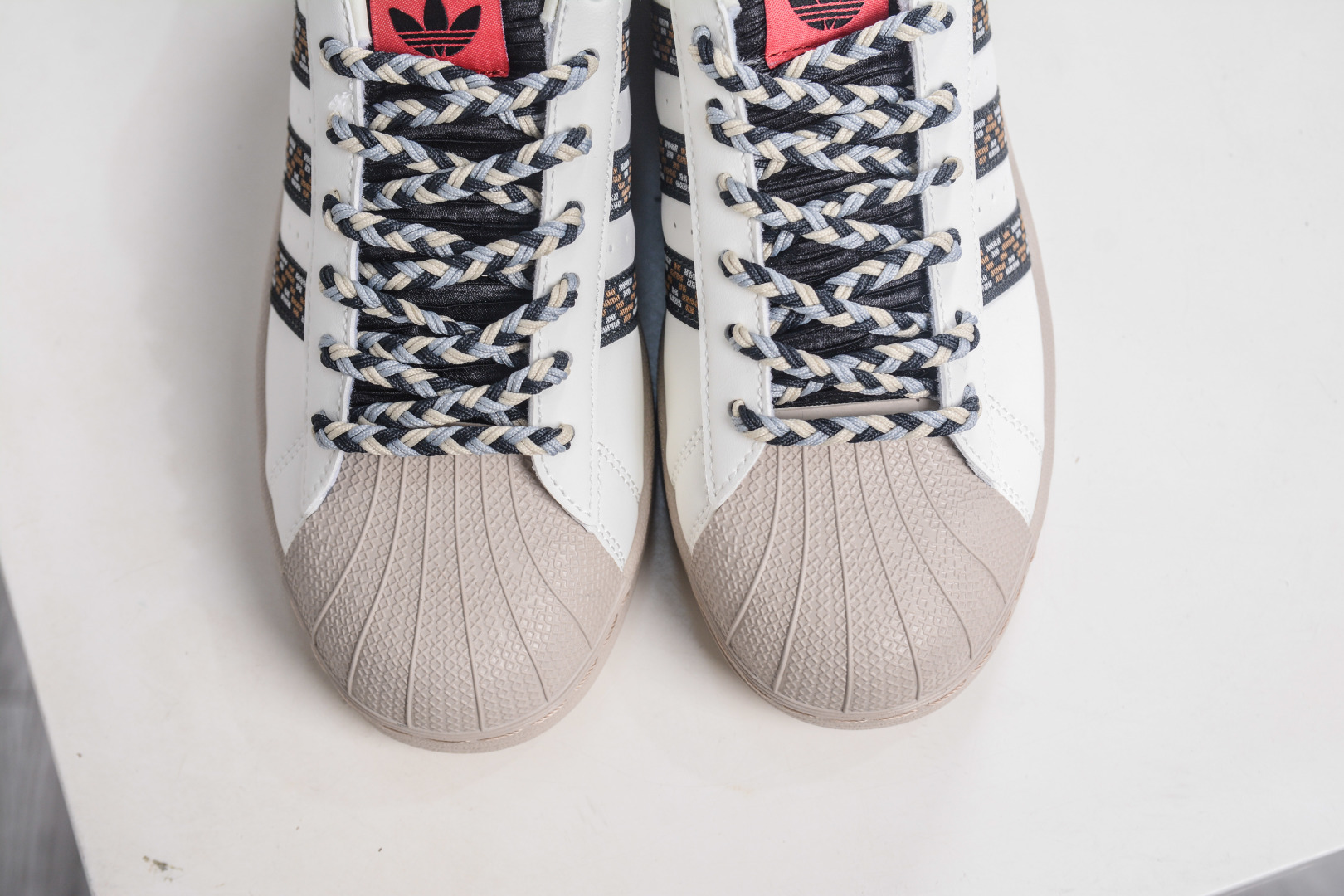 160 AdidOriginals Superstar 2025全新版本 贝壳头 JQ8722