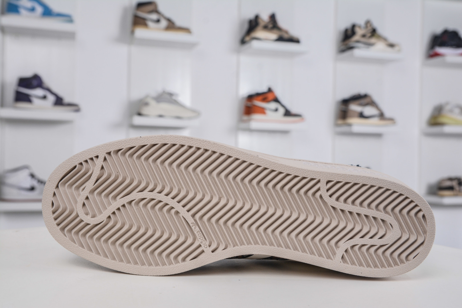 160 AdidOriginals Superstar 2025全新版本 贝壳头 JQ8722