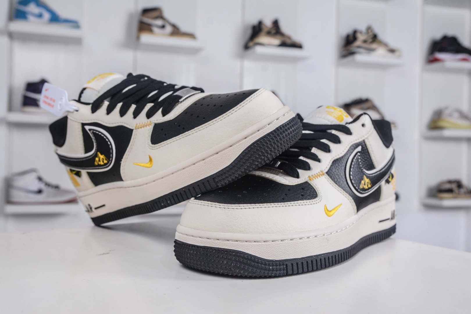260 The North Face x NIke Air Force 1 北面联名-米黑金标 JP8028-064