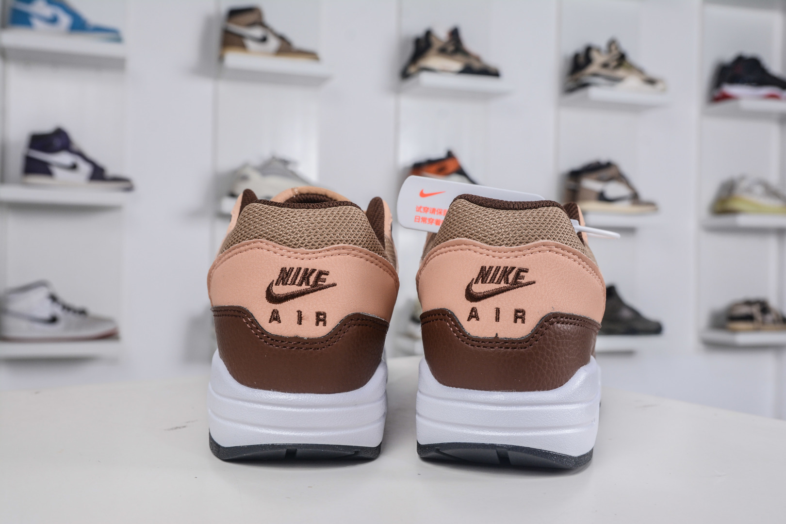 230 NK Air Max 1 初代复古气垫慢跑鞋 FB9660-200