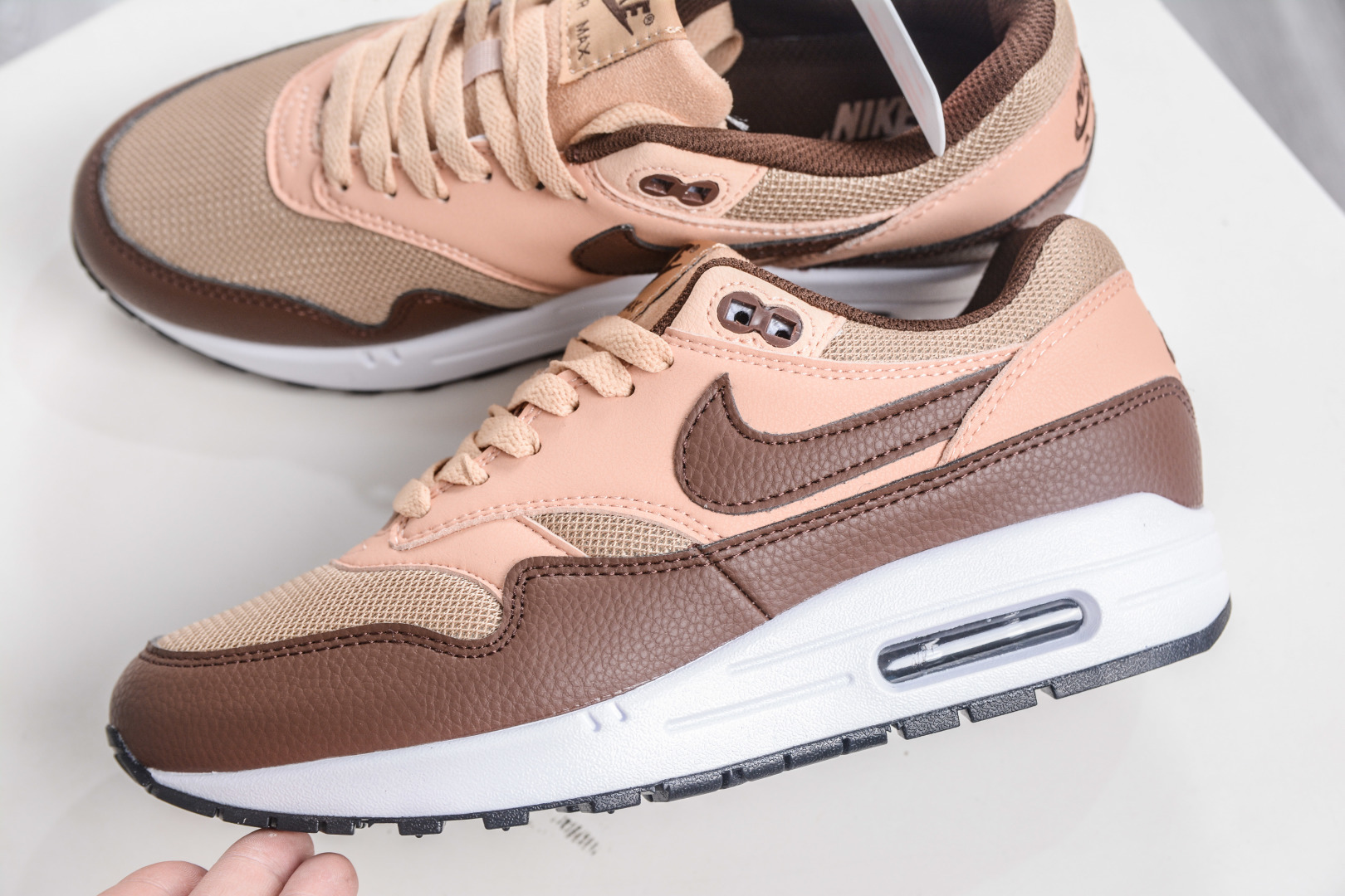 230 NK Air Max 1 初代复古气垫慢跑鞋 FB9660-200