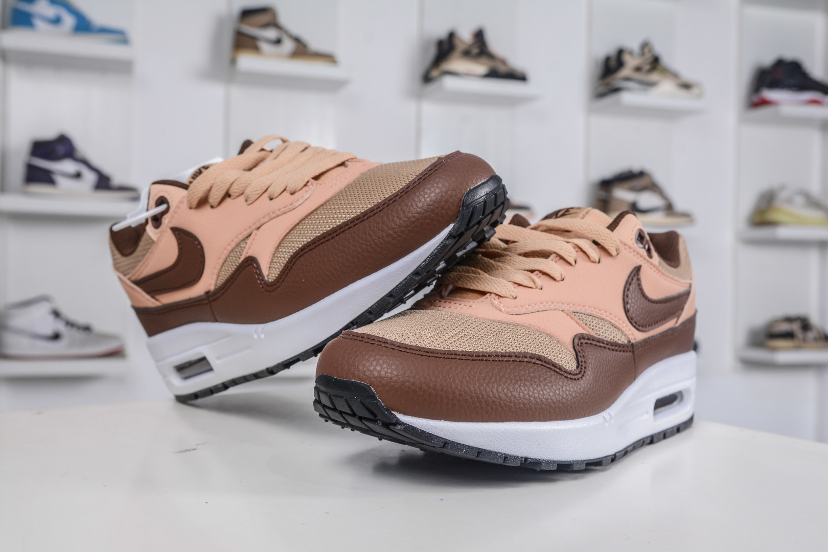 230 NK Air Max 1 初代复古气垫慢跑鞋 FB9660-200