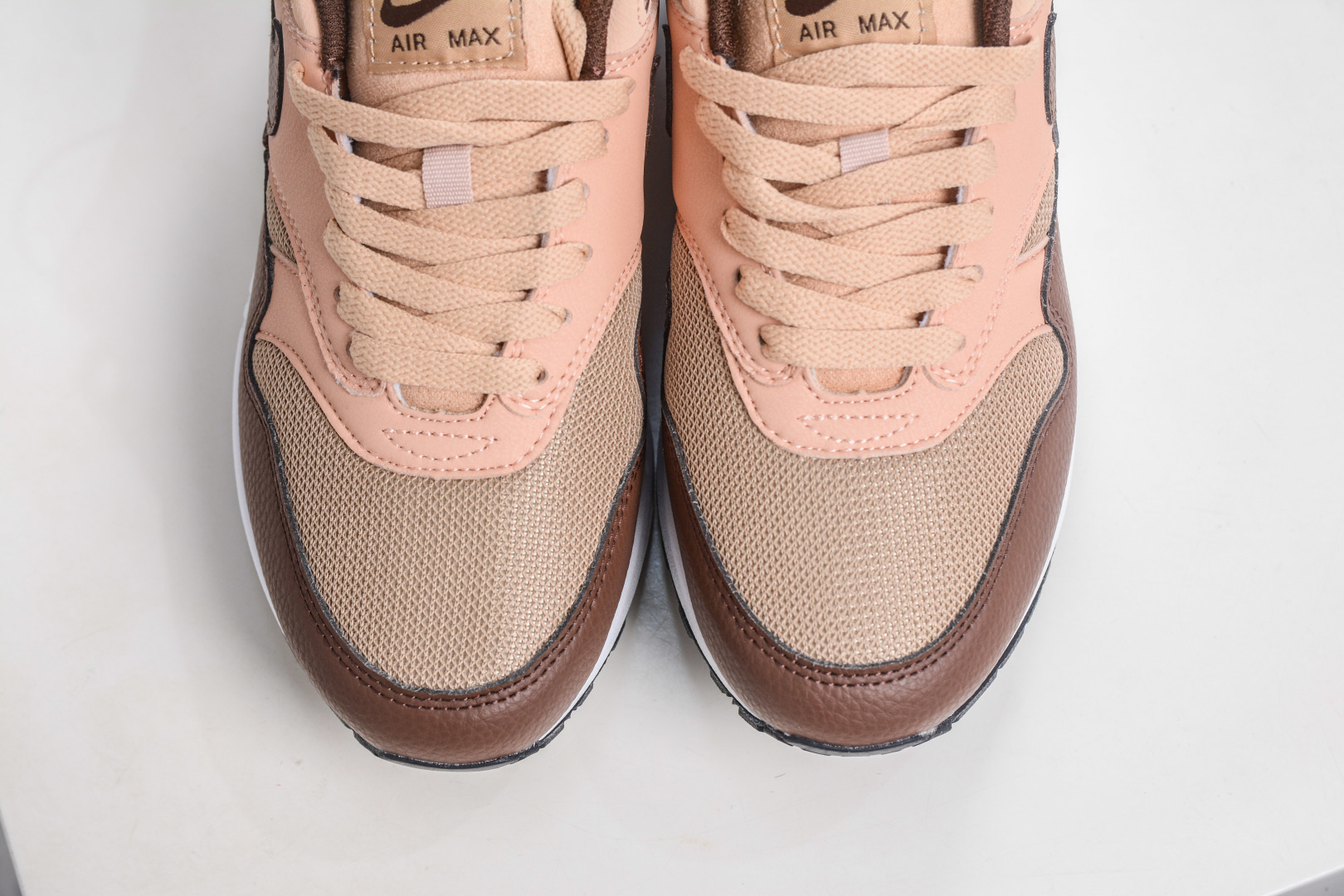 230 NK Air Max 1 初代复古气垫慢跑鞋 FB9660-200