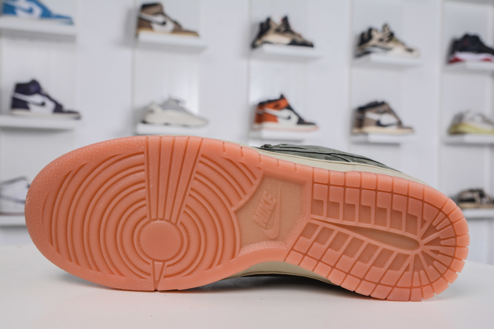 200 Nike Dunk SB Low 橄榄绿 HJ0367-301