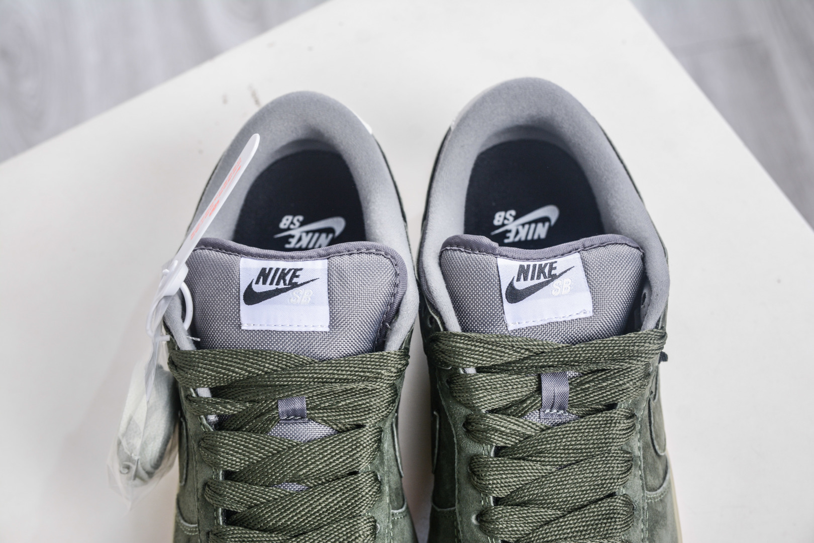 200 Nike Dunk SB Low 橄榄绿 HJ0367-301