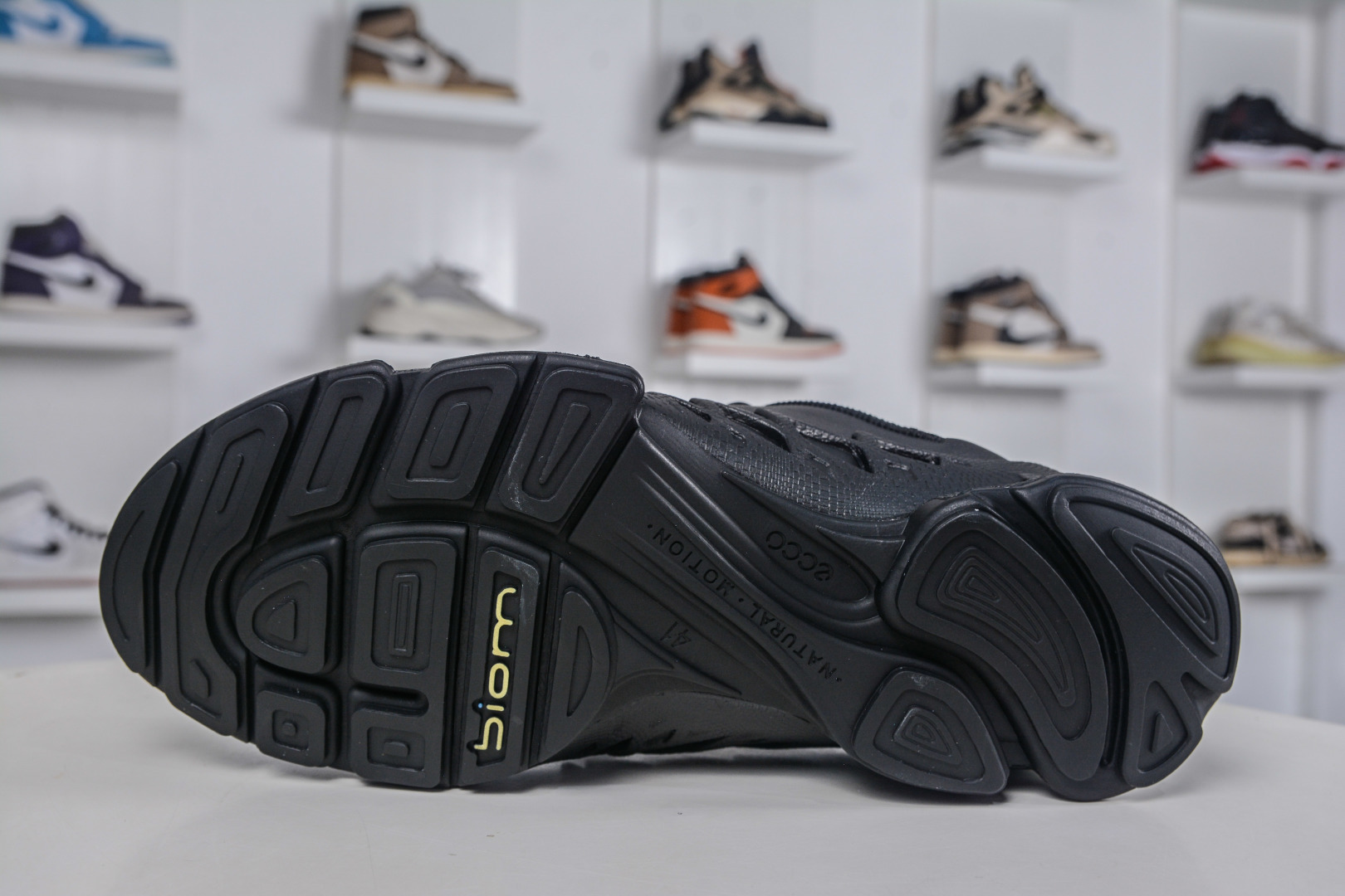 300 Ecco/爱步 BIOM健步探索系列 系带舒适减震防滑慢跑健步鞋 802834-01001