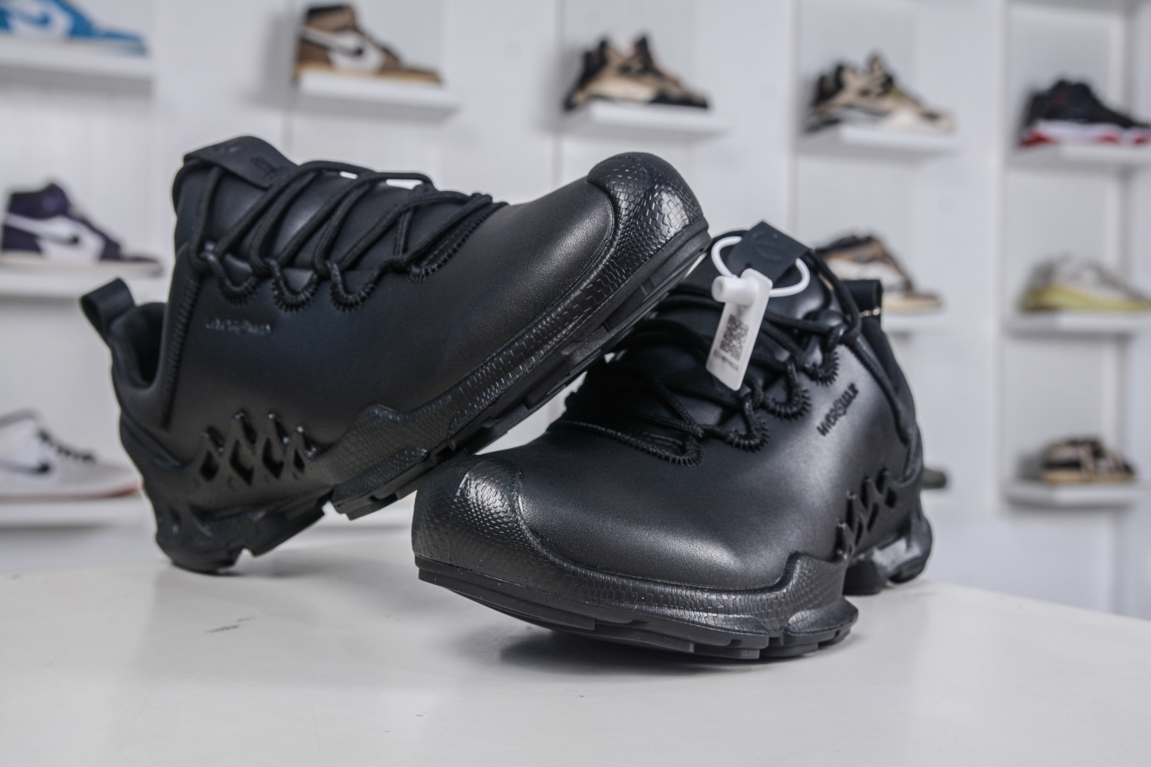 300 Ecco/爱步 BIOM健步探索系列 系带舒适减震防滑慢跑健步鞋 802834-01001